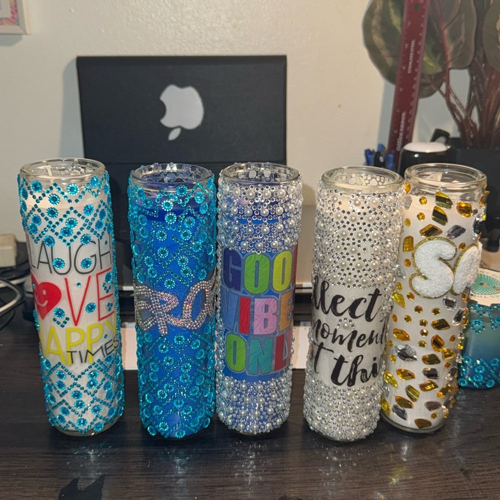 🌝🕯️ $25 FOR ONE OF THESE BEAUTIFUL PERSONALIZED BLINGED OUT HANDMADE CANDLES❤️